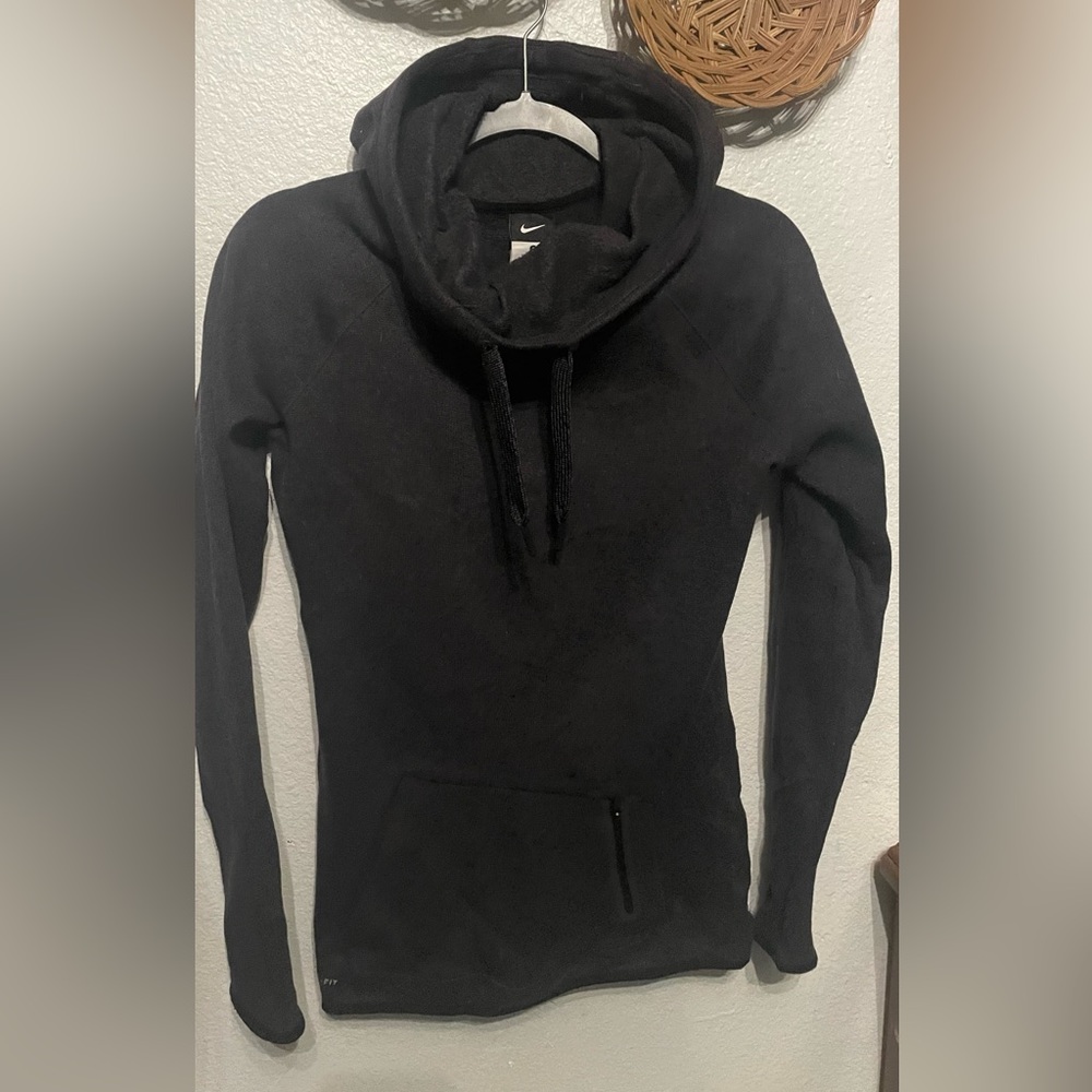 Nike woman’s hooded sweater